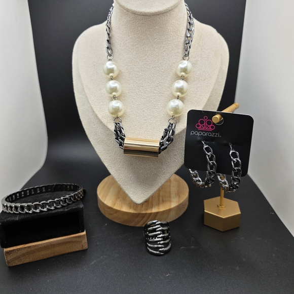 paparazzi Jewelry - Paparazzi Silver and White Pearl Jewelry Set (2128)